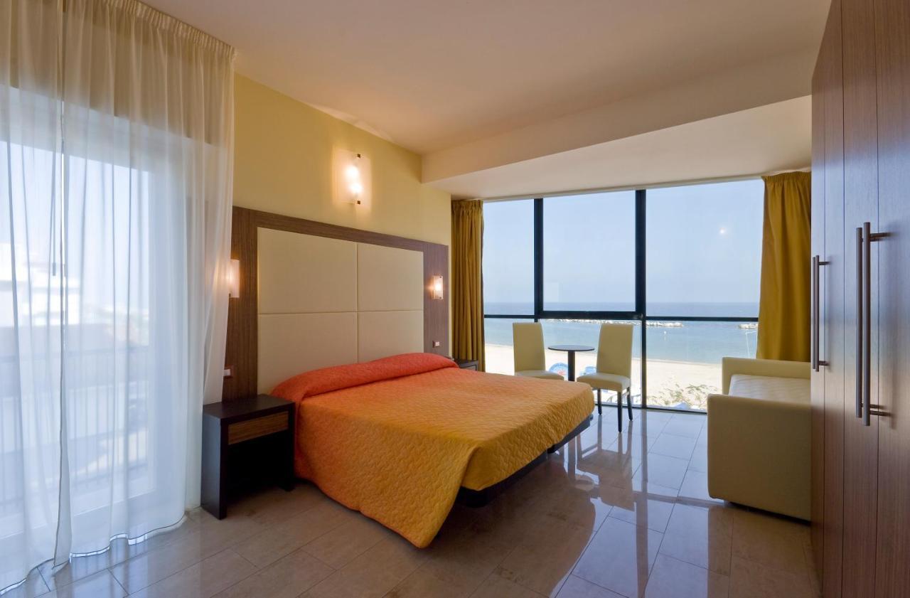 Hotel Ambasciatori Bellaria-Igea Marina Exterior photo